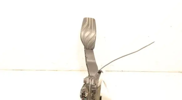 Nissan X-Trail T32 Accelerator throttle pedal 18002DF30B
