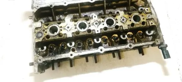 Volkswagen Golf V Engine head 03C103358F 023D