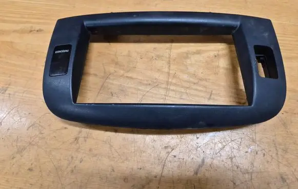 Hyundai Sonata Radio/GPS head unit trim 803339