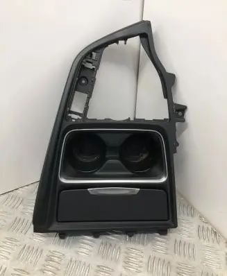 Cup holder front