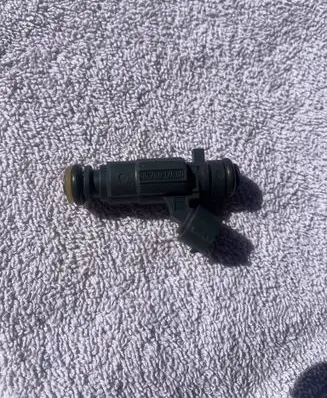 Peugeot 208 I Fuel injector 9676017480