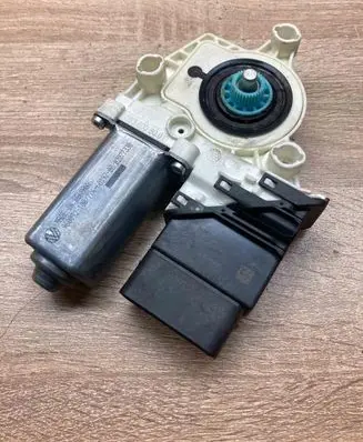 Volkswagen PASSAT B6 Rear door window regulator motor 1K0959704P