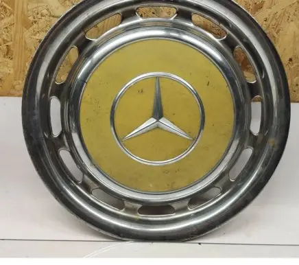 R14 wheel hub/cap/trim