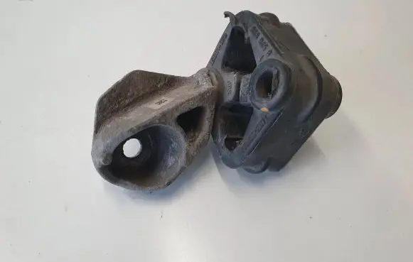BMW 3 G20 G21 Muffler mount bracket/holder 8599406 8576996 82413561