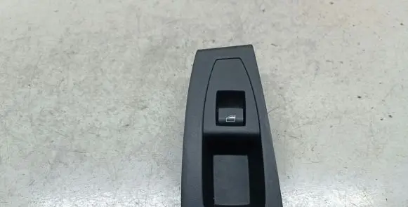BMW 2 F46 Electric window control switch 9208107