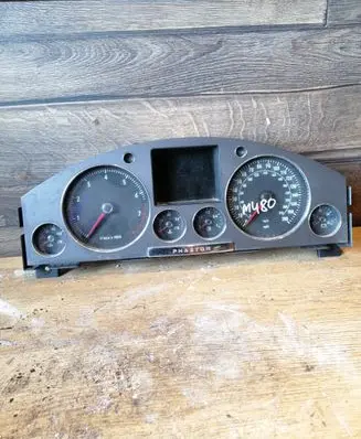 Volkswagen Phaeton Speedometer (instrument cluster)