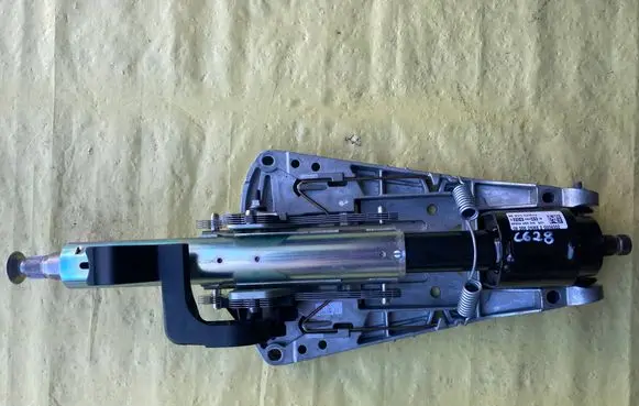Mercedes-Benz C AMG W204 Steering wheel axle A2044604516 204460310