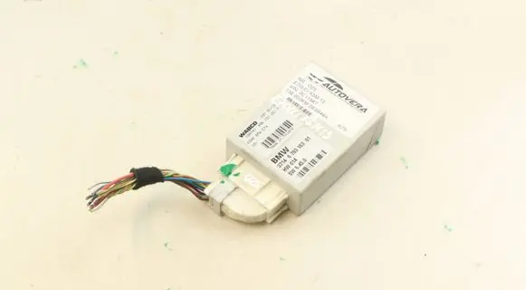 BMW X5M E70 Air suspension control unit module (rear) 6793163 37146793163