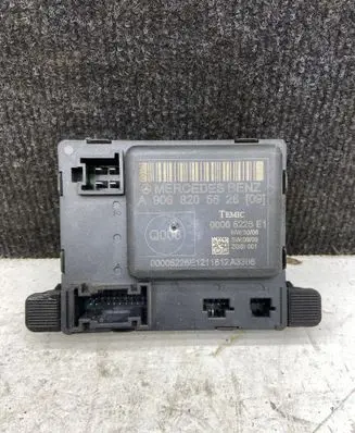 Mercedes-Benz Sprinter W906 Door control unit/module A9068205626 A906820562609