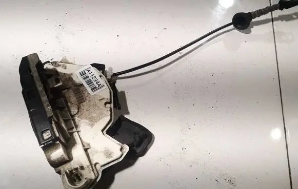 Volkswagen Cross Polo Front door lock 5K1837015D