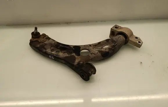 Volkswagen PASSAT B7 Front control arm 