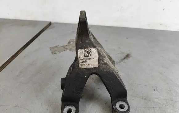 Jaguar XE Engine mounting bracket JDE40333 T2H38143 T4N1133