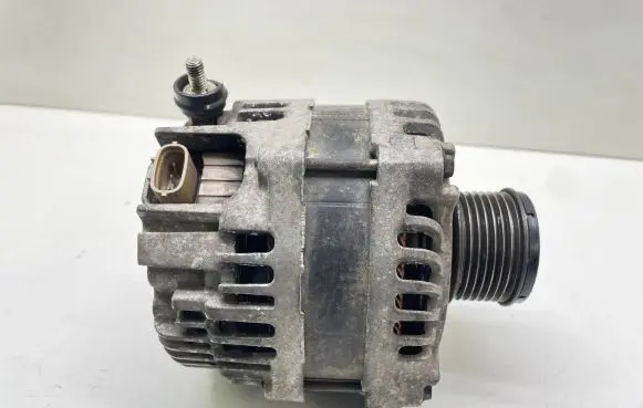 Subaru Forester SH Generator/alternator 23700AA640