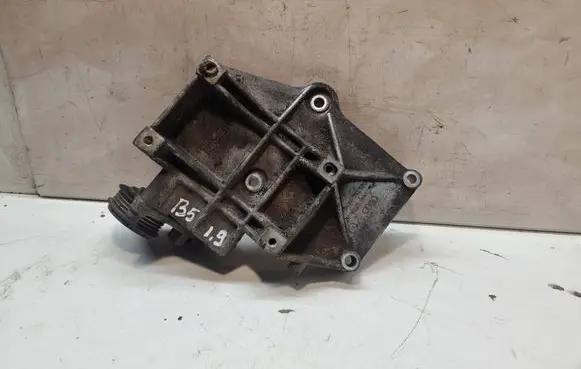 Volkswagen PASSAT B5 A/C compressor mount bracket 028260885A