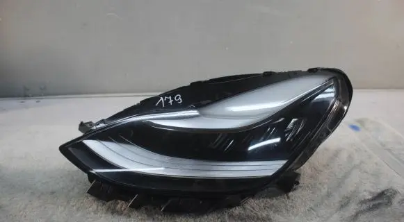 Tesla Model Y Headlight/headlamp 107737540B 339993 1910993417