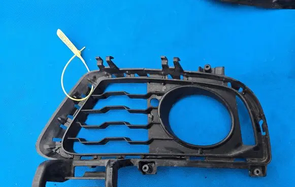 BMW 3 GT F34 Front bumper lower grill 8057323
