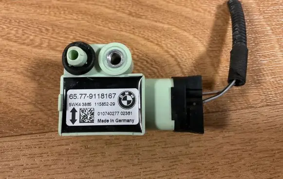 BMW 5 E60 E61 Airbag deployment crash/impact sensor 9118167 11585229 5WK43865