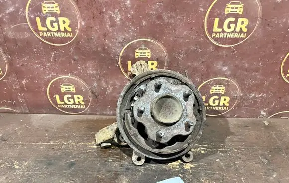 Nissan Quest Rear wheel hub spindle/knuckle 