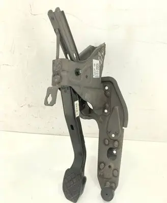 Volkswagen Transporter - Caravelle T6 Brake pedal 7E1721057D 001477150