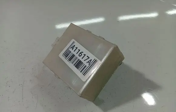 Toyota Avensis T250 Door control unit/module 8974105070