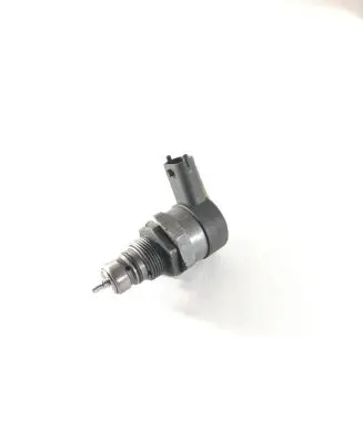 Volvo XC90 Fuel pressure regulator 30777576 KL143
