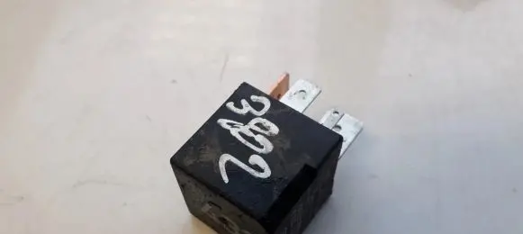 Volkswagen Golf V Other relay 3D0951253A