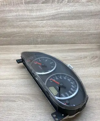 Speedometer (instrument cluster)