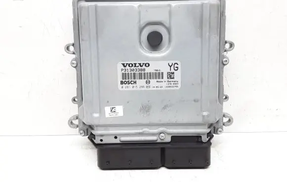 Volvo XC60 Engine control unit/module P31303388 0281015286