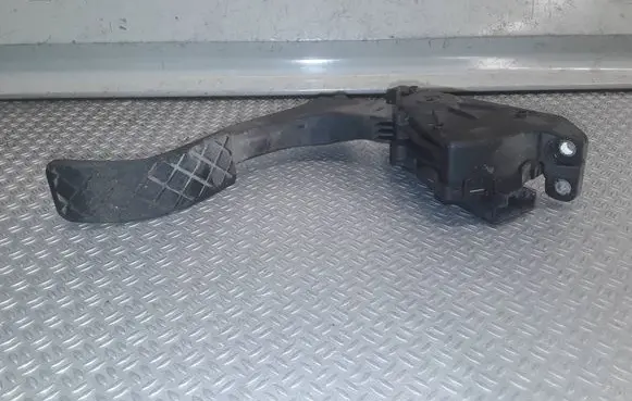 Audi A6 S6 C6 4F Accelerator throttle pedal 4F1723523A