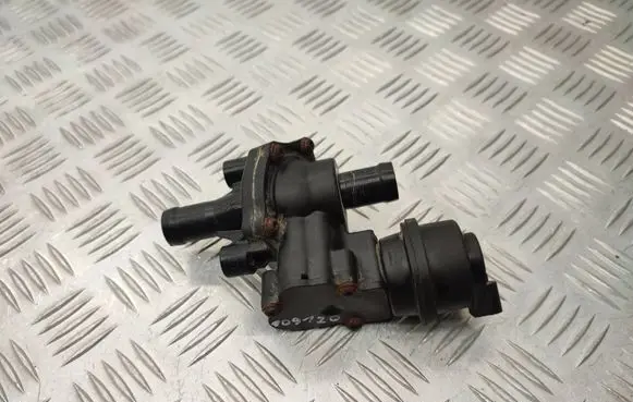 Opel Vivaro Thermostat/thermostat housing 922304507R