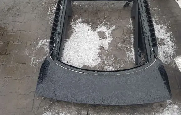 Audi R8 42 Front door window glass four-door 2008R