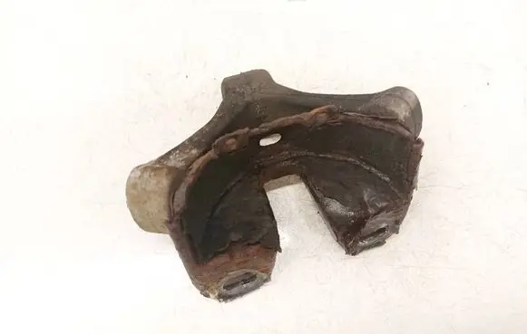 Skoda Octavia Mk2 (1Z) Muffler mount bracket/holder 6Q0253147