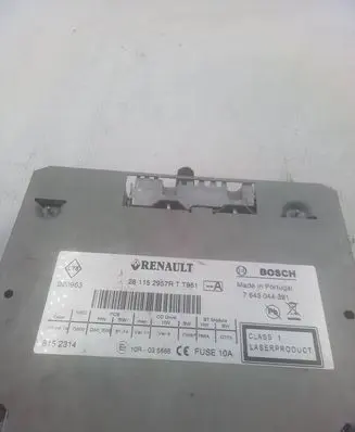Renault Trafic II (X83) Radio/CD/DVD/GPS head unit 7643044391 281152957r