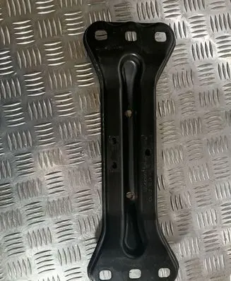 Mercedes-Benz E C207 W207 Gearbox mounting bracket A2042421501