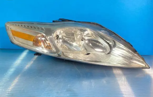 Ford Mondeo MK IV Headlight/headlamp