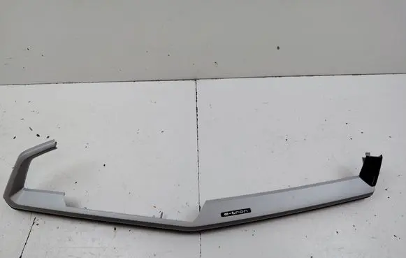Audi Q4 e-tron Dashboard glove box trim 89B853190