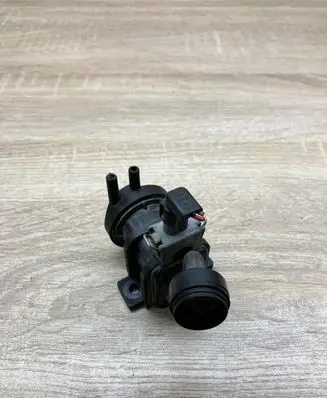 Opel Astra J Vacuum valve 09158200