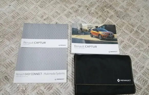 Renault Captur II Owners service history hand book 