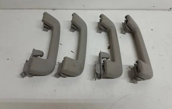Volvo V60 A set of handles for the ceiling 13550