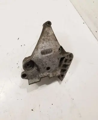 Volkswagen Golf V Engine mounting bracket 03g199207