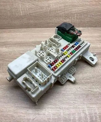 Mazda 323 Fuse module 519216048