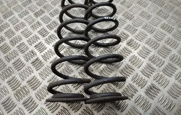Volkswagen Golf Sportsvan Rear coil spring 5Q0511121