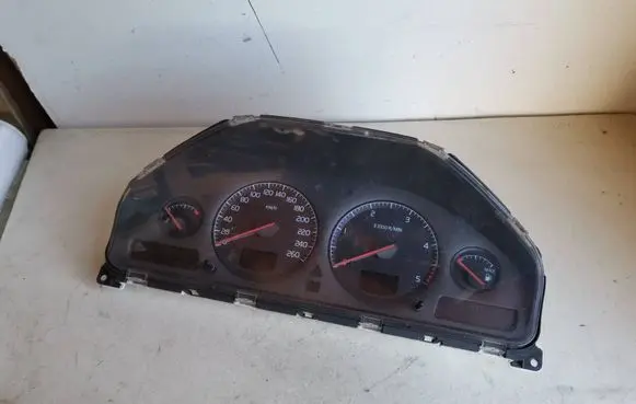 Volvo V70 Speedometer (instrument cluster) 9499671 69294580T