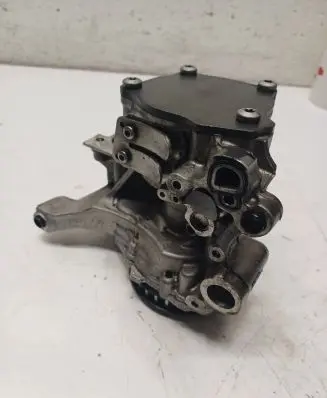 Volkswagen PASSAT B8 Oil pump 04L145208AB 04L115263B