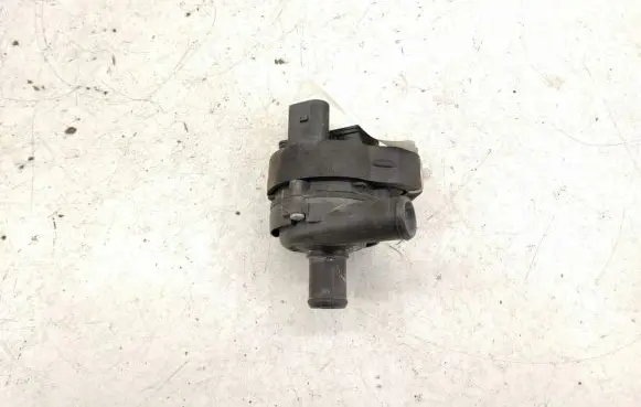 Mercedes-Benz CLA C117 X117 W117 Electric auxiliary coolant/water pump 2118350028 2048350364