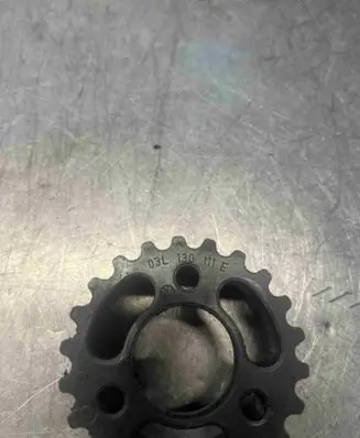 Volkswagen Golf VI Fuel pump gear (pulley) 03L130111e