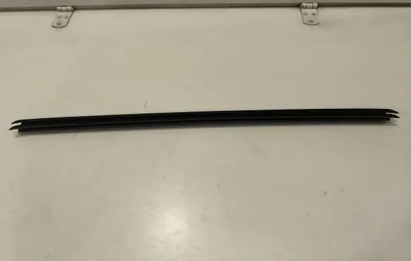 BMW X5M E70 Rear door windshield rail 72280290