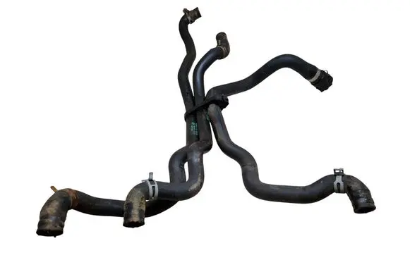 Engine coolant pipe/hose