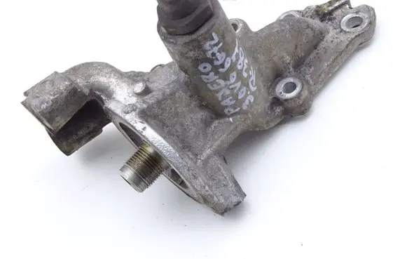 Mitsubishi Pajero Oil filter mounting bracket