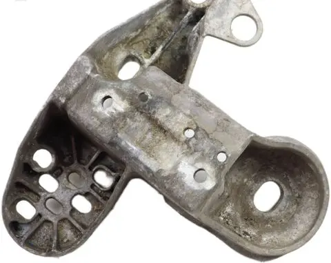 Engine mounting bracket